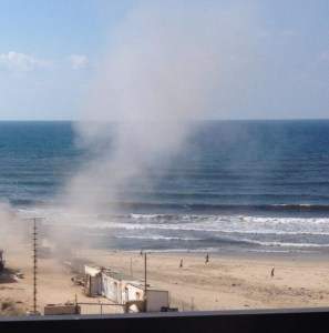 decoys_Gaza_beach