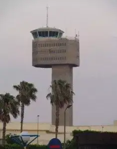 Cairo_airport_old_tower