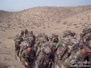 Chinese_troops_desert.2