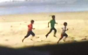 three_boys_beach_Gaza
