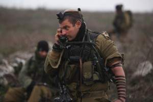 Israeli_paratrooper